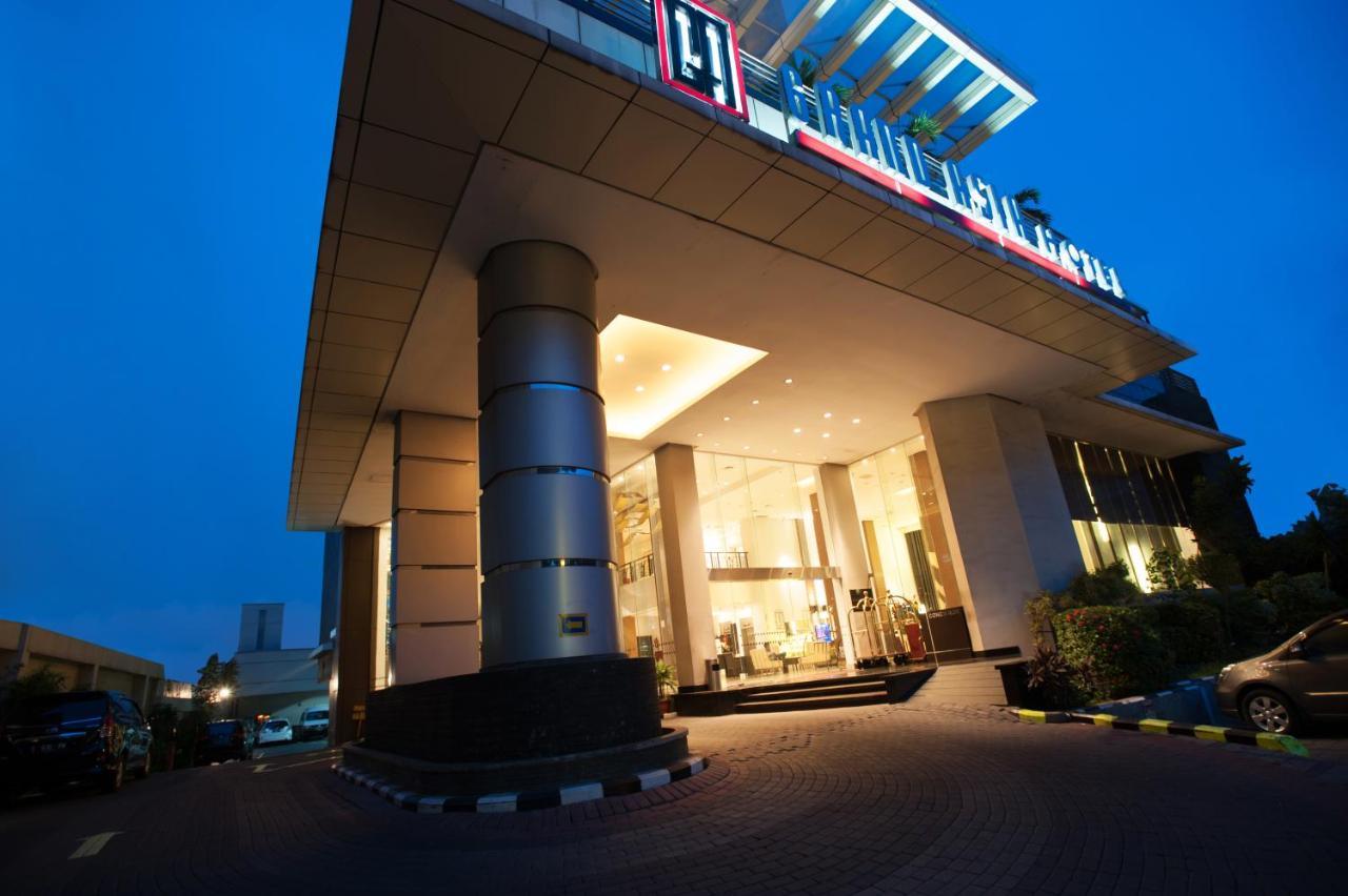 Grand Asia Hotel Джакарта Экстерьер фото