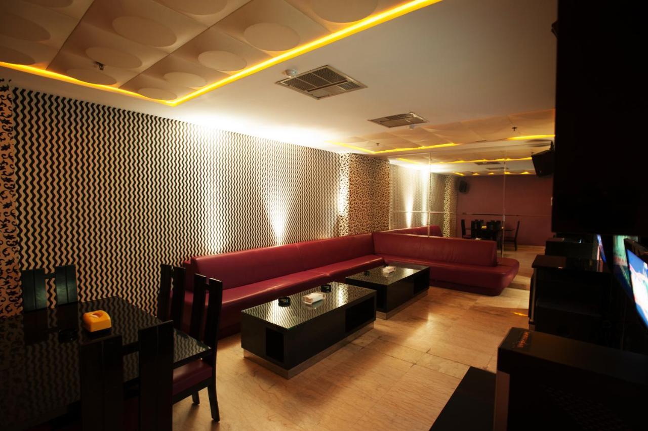 Grand Asia Hotel Джакарта Экстерьер фото