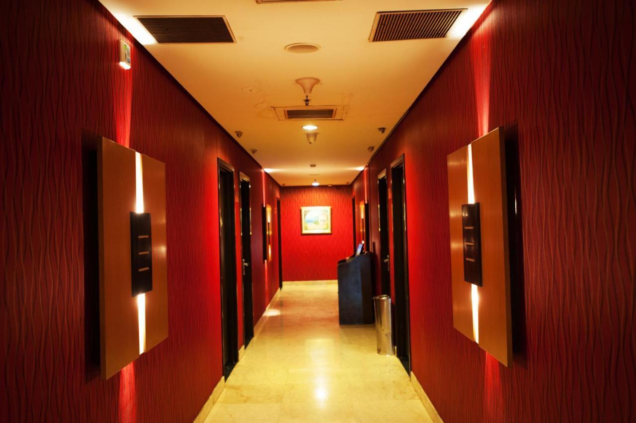Grand Asia Hotel Джакарта Экстерьер фото