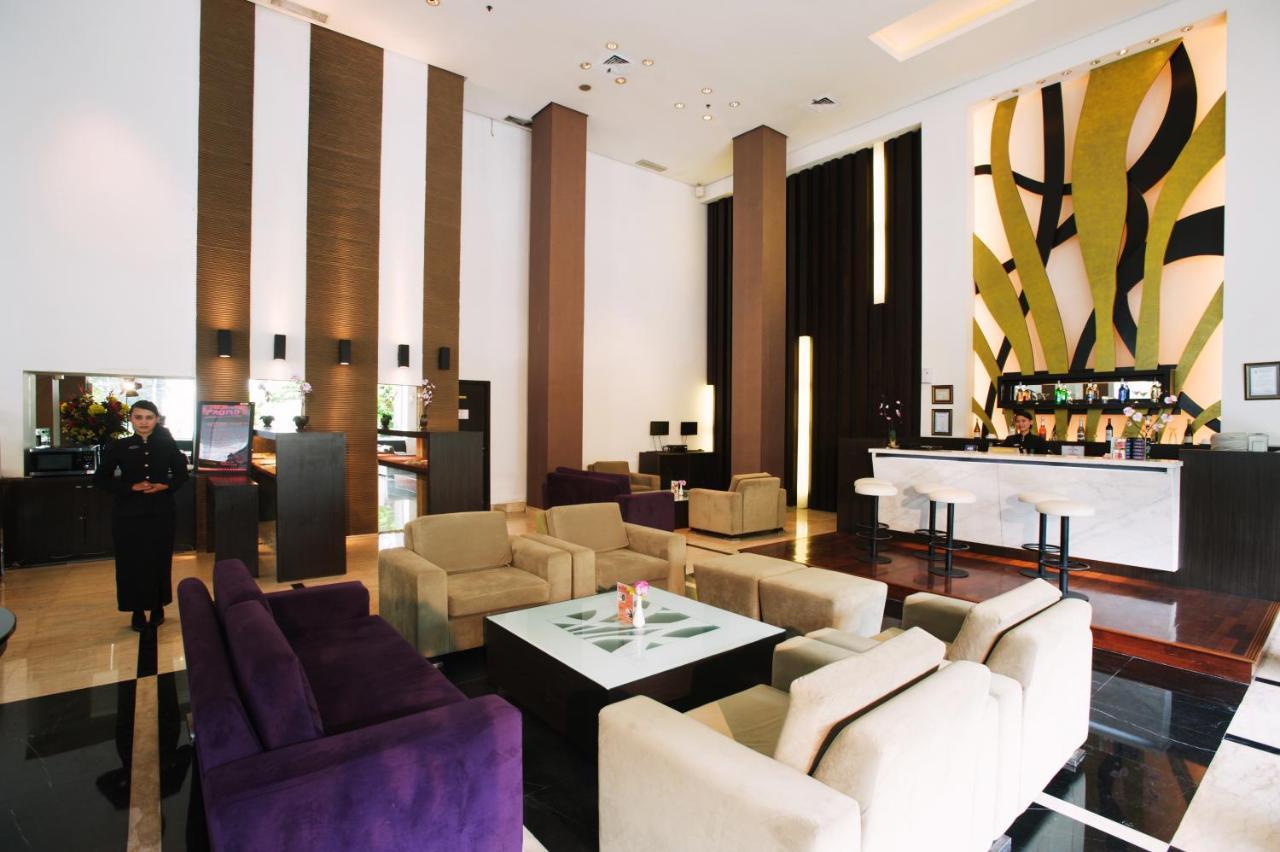 Grand Asia Hotel Джакарта Экстерьер фото