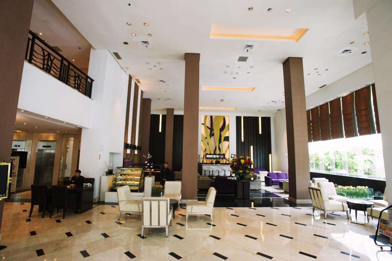 Grand Asia Hotel Джакарта Экстерьер фото