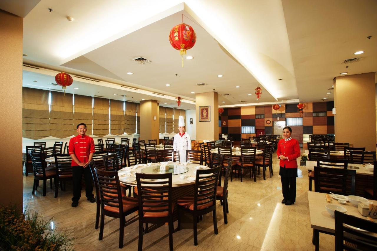 Grand Asia Hotel Джакарта Экстерьер фото