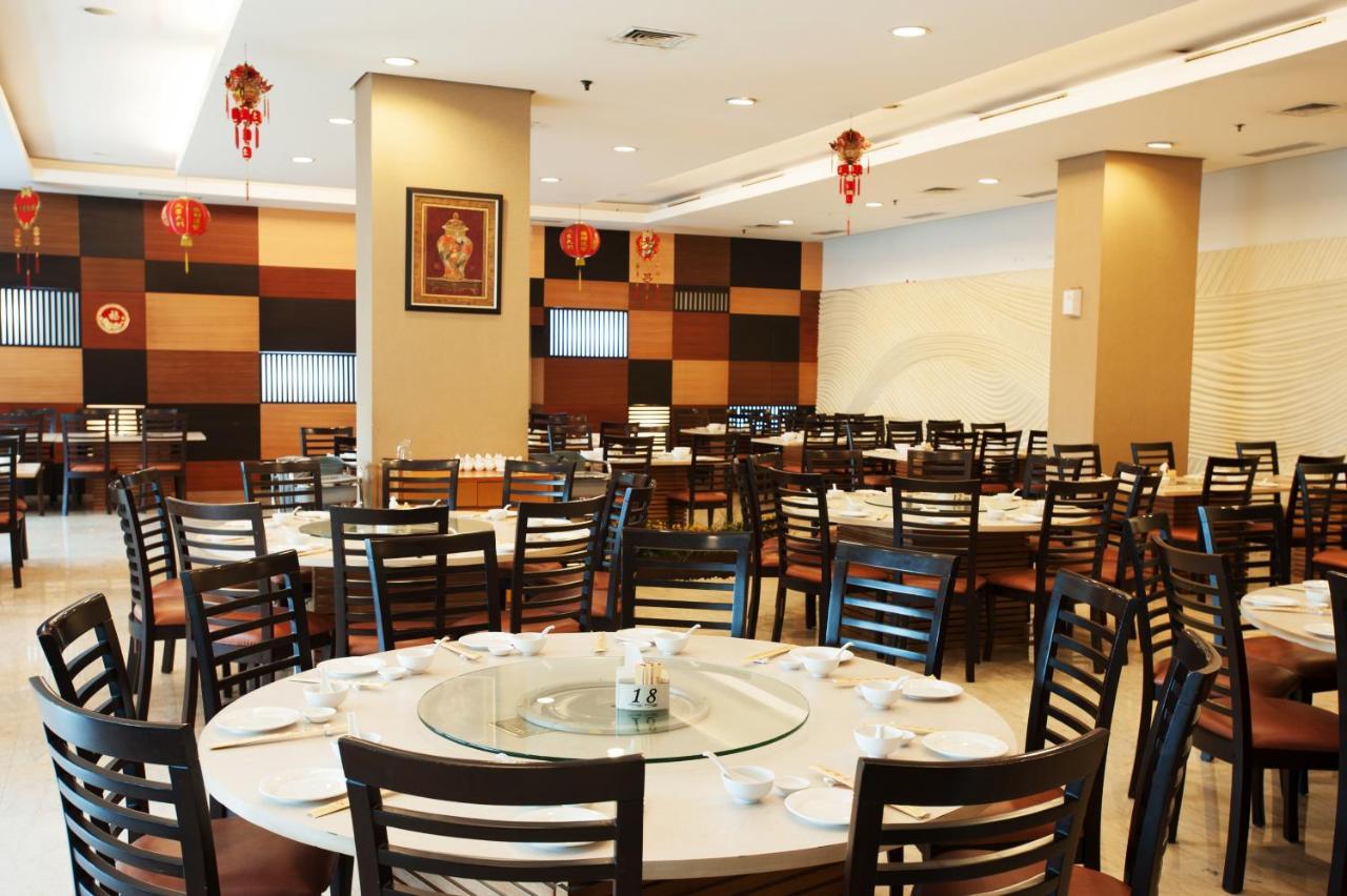 Grand Asia Hotel Джакарта Экстерьер фото