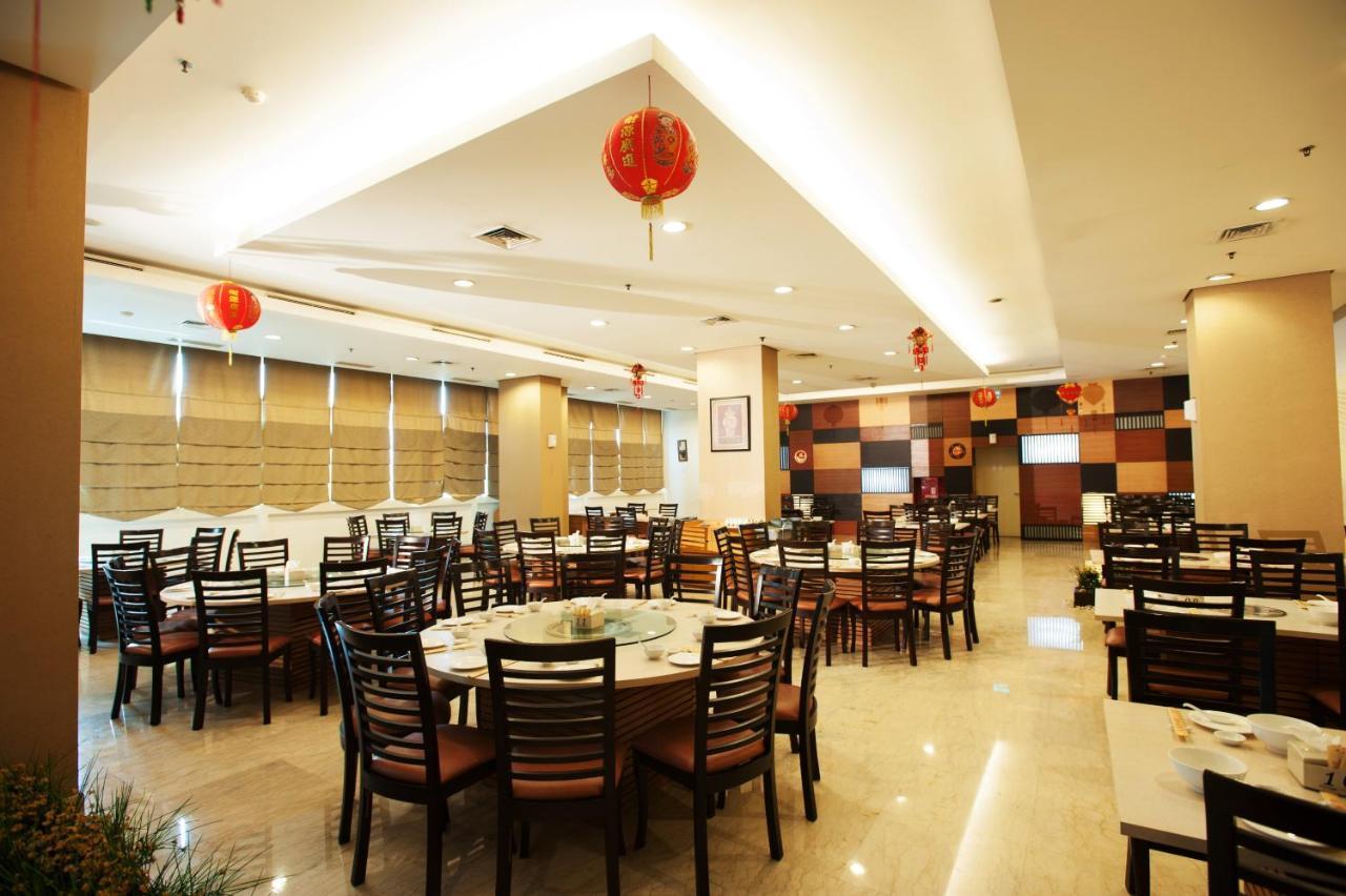 Grand Asia Hotel Джакарта Экстерьер фото
