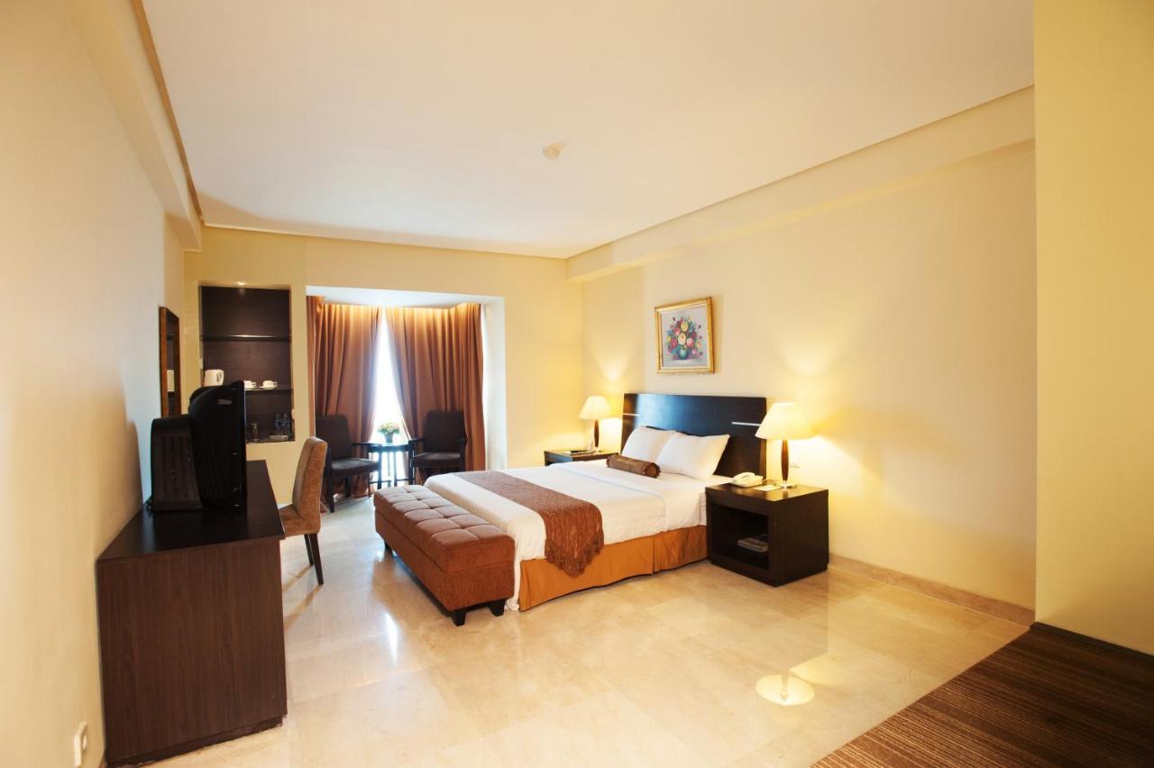 Grand Asia Hotel Джакарта Экстерьер фото