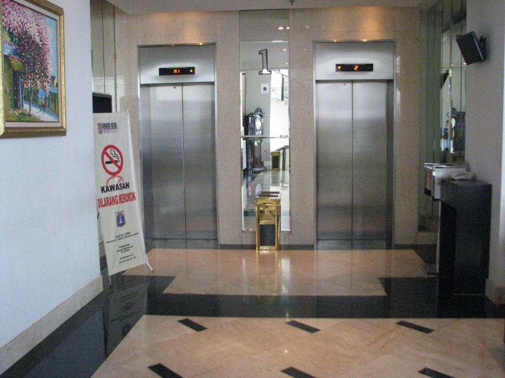 Grand Asia Hotel Джакарта Экстерьер фото